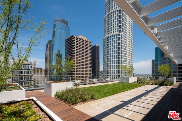 1000 W 8th Street 5802, Los Angeles, CA 90017