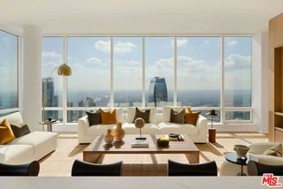 1000 W 8th Street 5802, Los Angeles, CA 90017