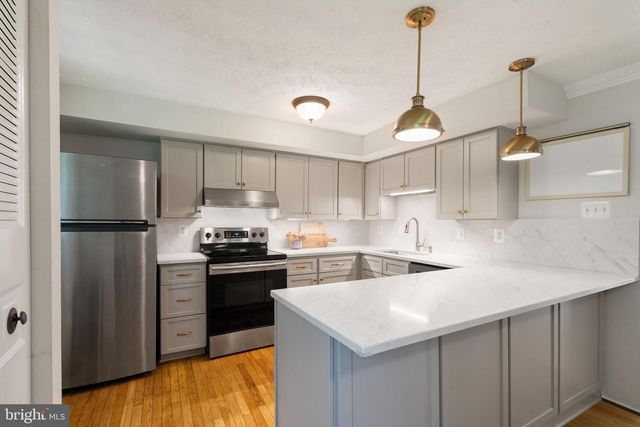 1624 SIERRA WOODS DR, Reston, VA 20194