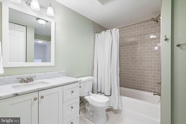 1624 SIERRA WOODS DR, Reston, VA 20194