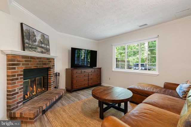 1624 SIERRA WOODS DR, Reston, VA 20194