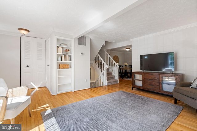1624 SIERRA WOODS DR, Reston, VA 20194