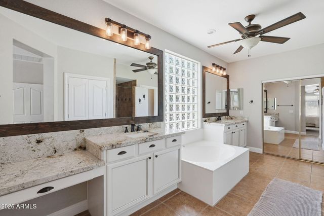 1961 S PHEASANT Drive, Gilbert, AZ 85295