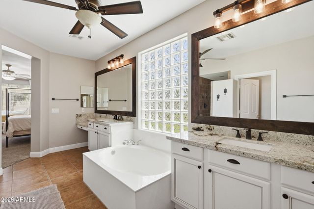 1961 S PHEASANT Drive, Gilbert, AZ 85295