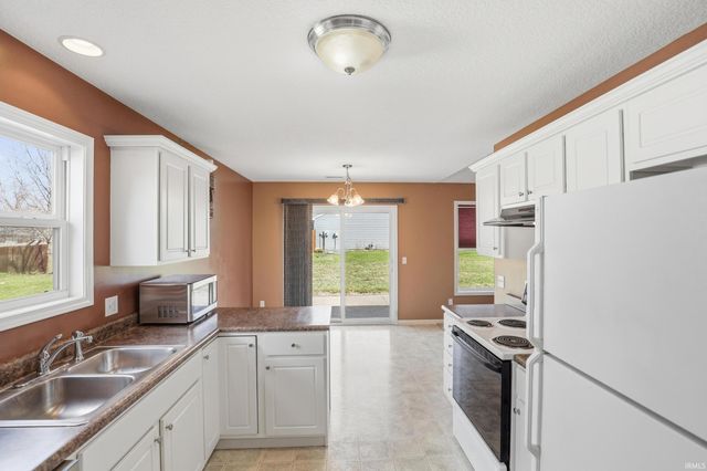 5033 Rocky Knoll Drive, Fort Wayne, IN 46809