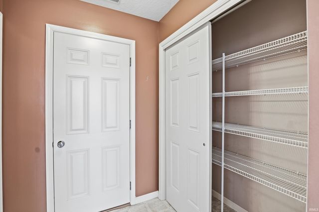 5033 Rocky Knoll Drive, Fort Wayne, IN 46809