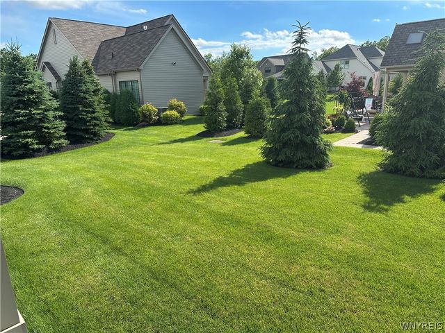 103 Brockton Ridge, Amherst, NY 14221