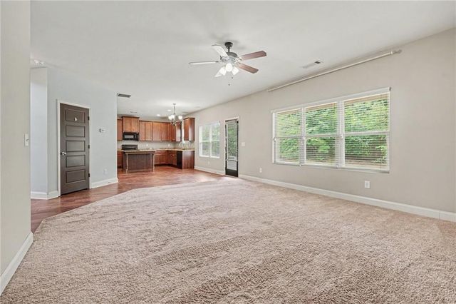 611 Little Bluestem Trail, Hoschton, GA 30548