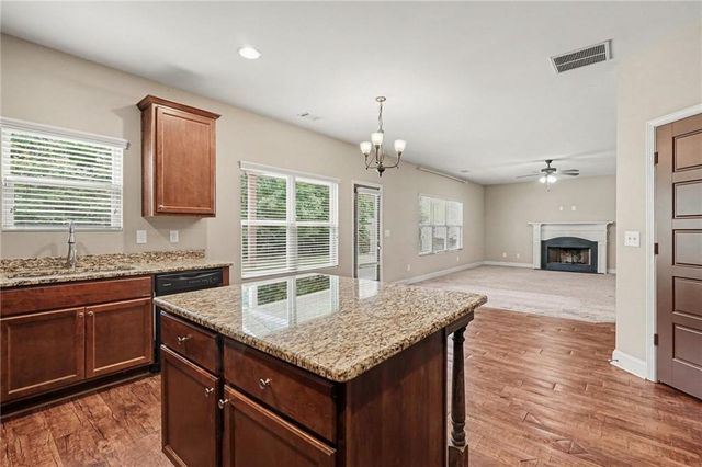 611 Little Bluestem Trail, Hoschton, GA 30548