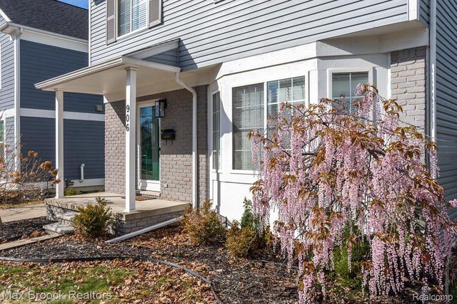 906 McLean Avenue, Royal Oak, MI 48067