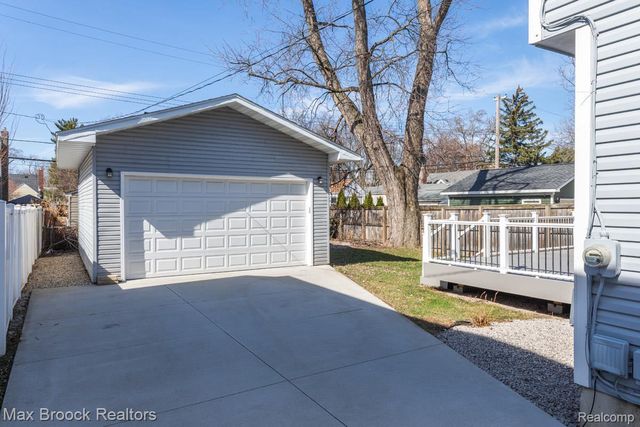 906 McLean Avenue, Royal Oak, MI 48067