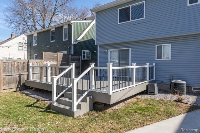 906 McLean Avenue, Royal Oak, MI 48067