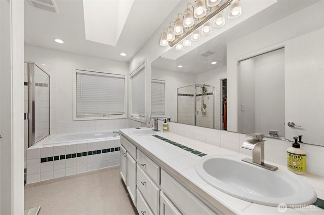 18331 E Countryclub Drive, Arlington, WA 98223