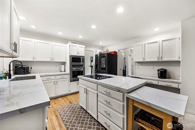 18331 E Countryclub Drive, Arlington, WA 98223
