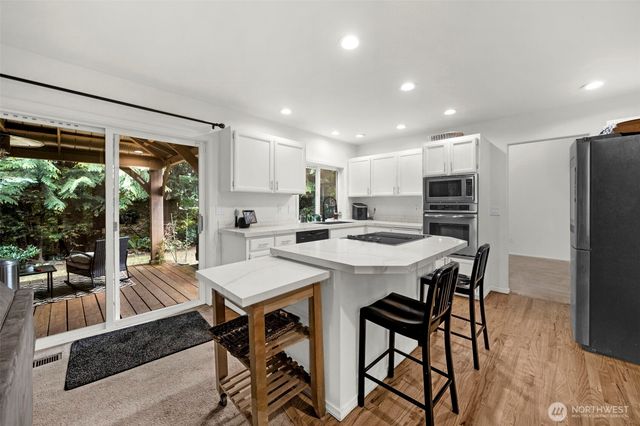 18331 E Countryclub Drive, Arlington, WA 98223