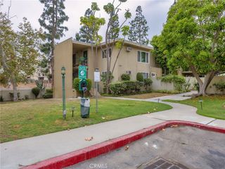11138 Aqua Vista Street 18, Studio City, CA 91602