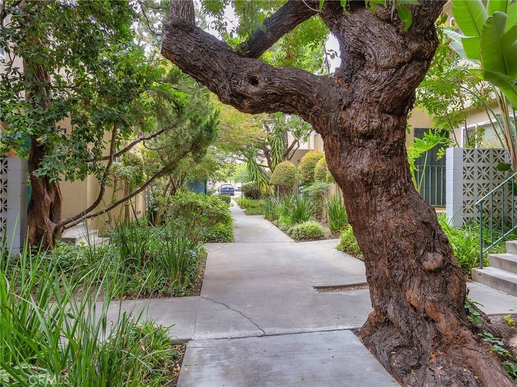 11138 Aqua Vista Street 18, Studio City, CA 91602 — photo 3