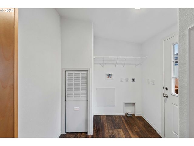 649 S Marple, Coos Bay, OR 97420