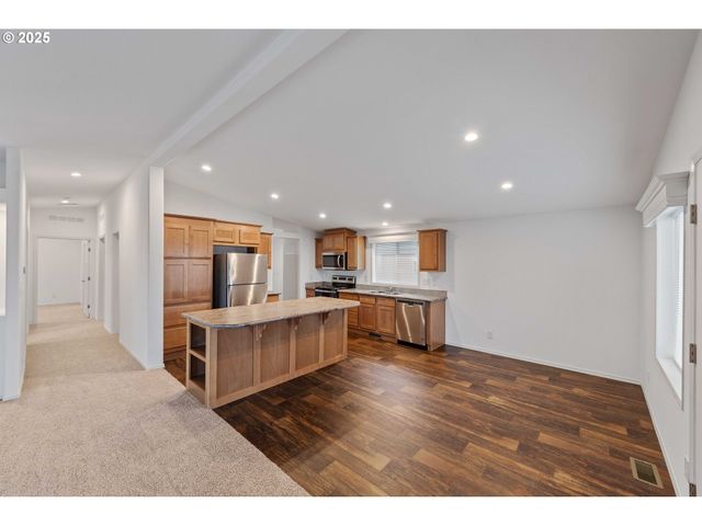 649 S Marple, Coos Bay, OR 97420