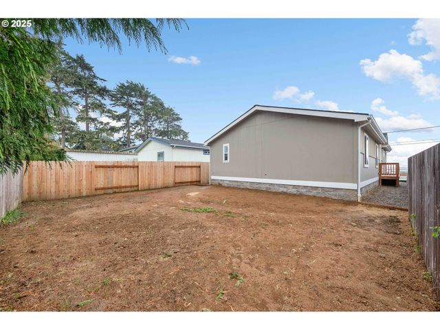 649 S Marple, Coos Bay, OR 97420