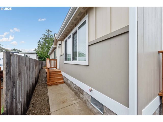 649 S Marple, Coos Bay, OR 97420