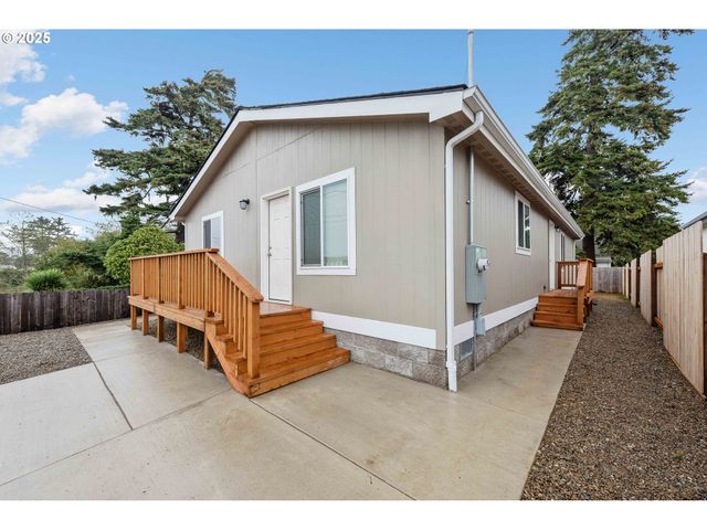 649 S Marple, Coos Bay, OR 97420