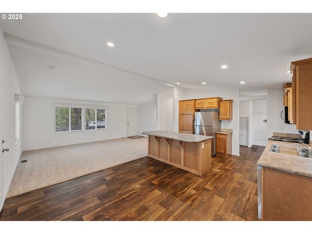 649 S Marple, Coos Bay, OR 97420