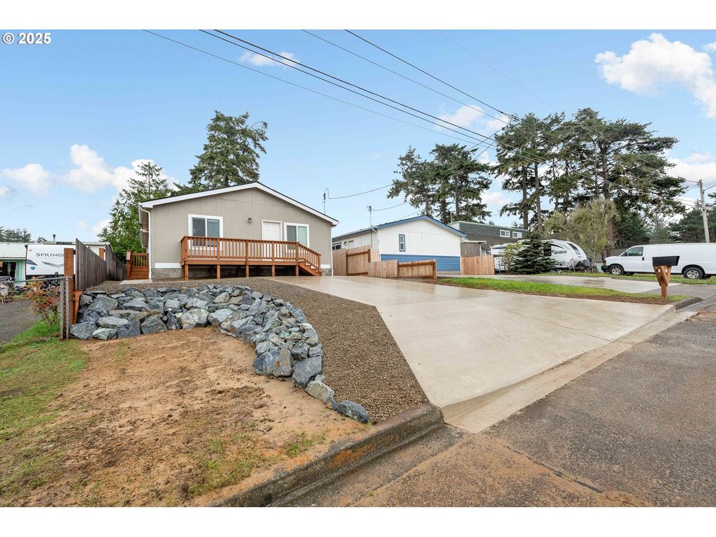 649 S Marple, Coos Bay, OR 97420