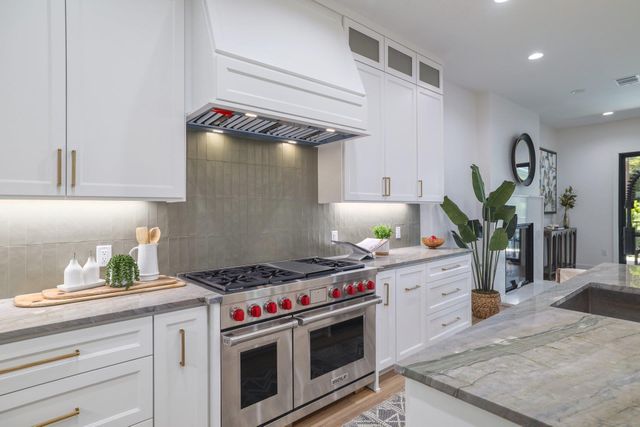 2411 McCall RD, Austin, TX 78703