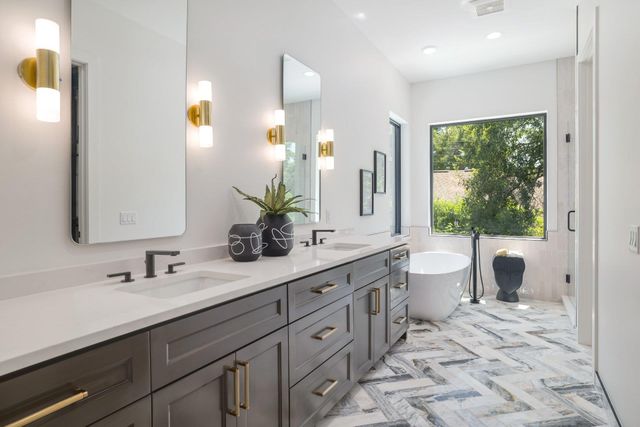 2411 McCall RD, Austin, TX 78703