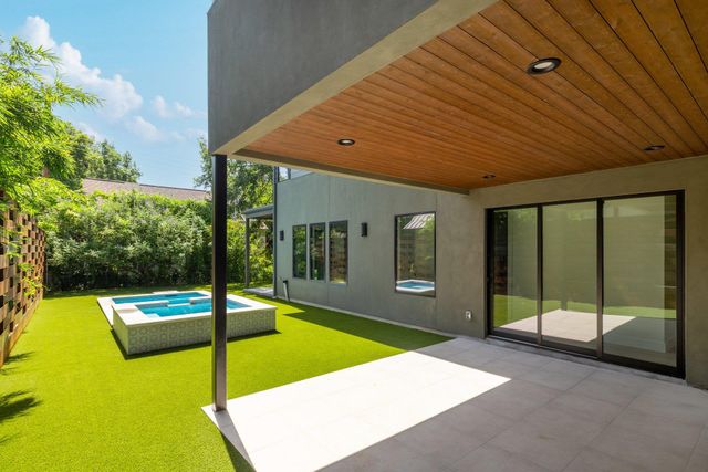 2411 McCall RD, Austin, TX 78703