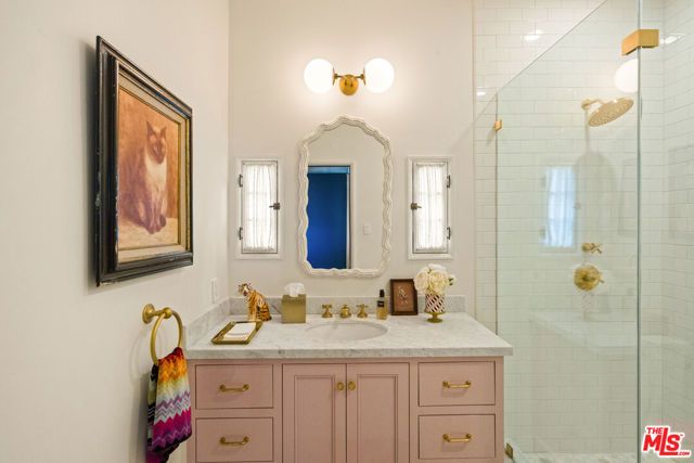 2041 Grace Avenue, Los Angeles, CA 90068