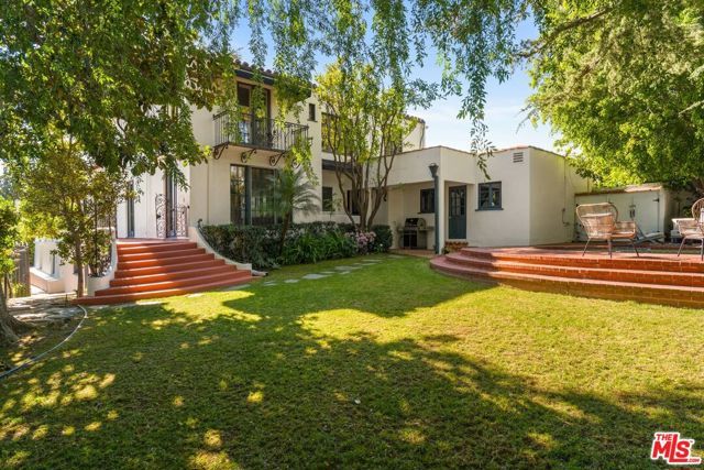 2041 Grace Avenue, Los Angeles, CA 90068
