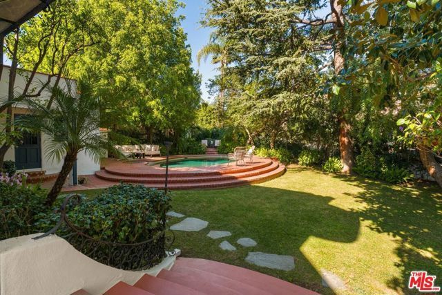 2041 Grace Avenue, Los Angeles, CA 90068
