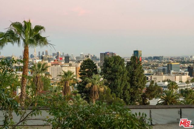 2041 Grace Avenue, Los Angeles, CA 90068