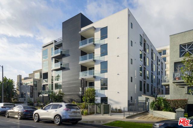3667 Keystone Avenue 232, Los Angeles, CA 90034