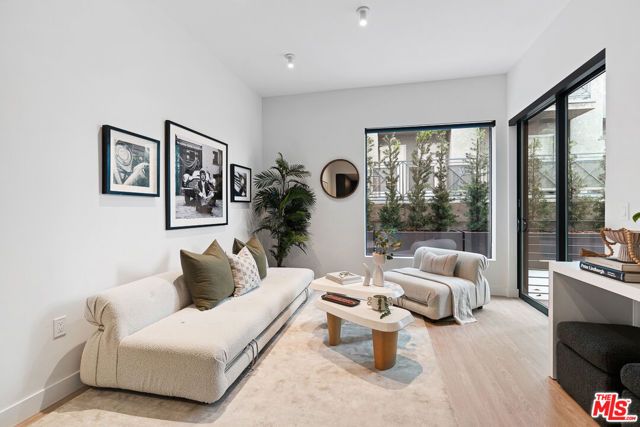 3667 Keystone Avenue 232, Los Angeles, CA 90034