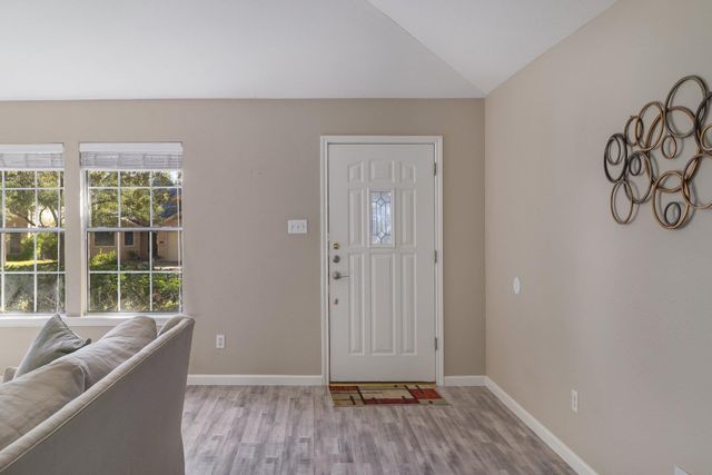 6121 Jumano LN, Austin, TX 78749