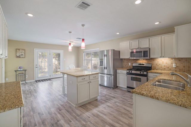 6121 Jumano LN, Austin, TX 78749