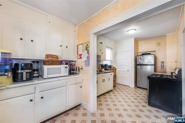 53 Elmwood Avenue, Bogota, NJ 07603