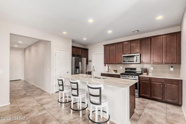 11615 W Boll Bloom Drive, Marana, AZ 85653