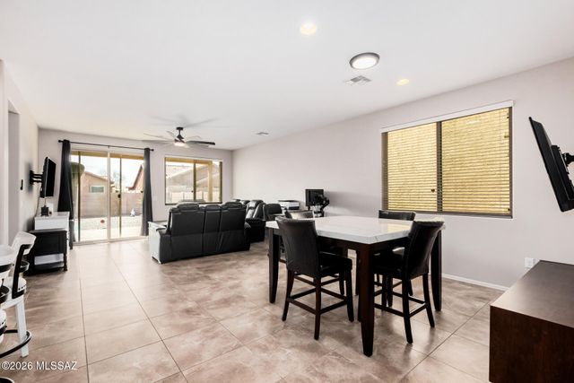 11615 W Boll Bloom Drive, Marana, AZ 85653