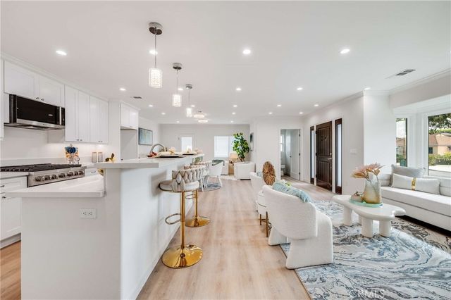 4705 Whitewood, Long Beach, CA 90808