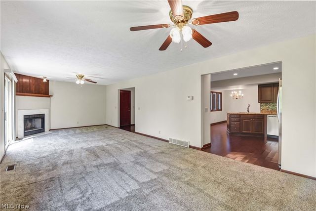 16831 Orchard Grove Drive 12B, Middleburg Heights, OH 44130