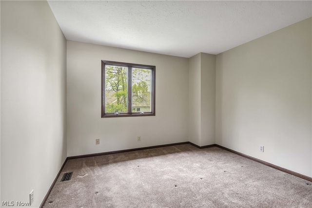 16831 Orchard Grove Drive 12B, Middleburg Heights, OH 44130