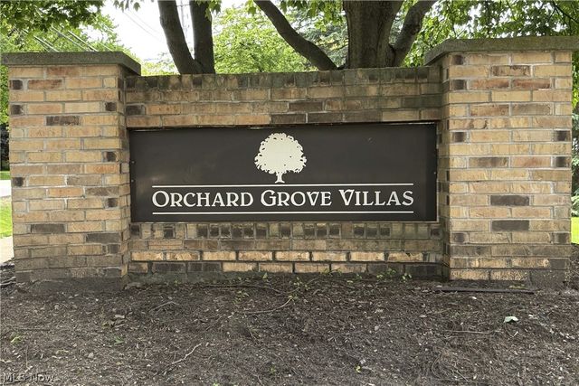 16831 Orchard Grove Drive 12B, Middleburg Heights, OH 44130