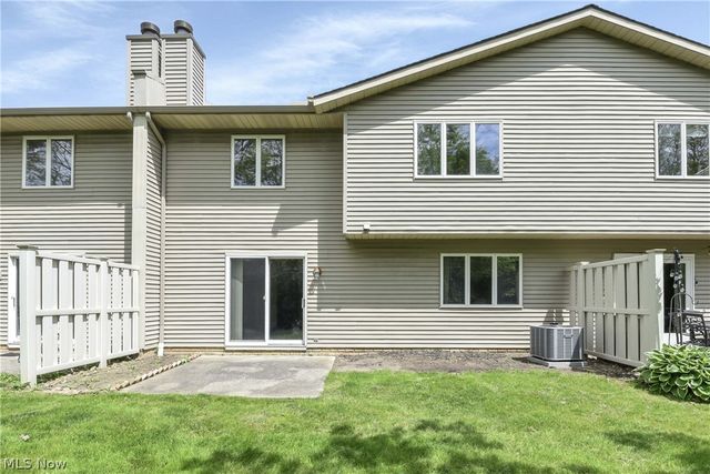 16831 Orchard Grove Drive 12B, Middleburg Heights, OH 44130