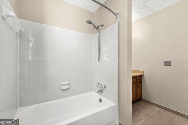 825 Meadowsong Circle, Lawrenceville, GA 30043