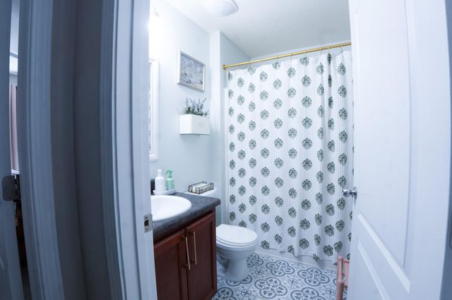 8920 Quail Roost Dr Drive, Navarre, FL 32566