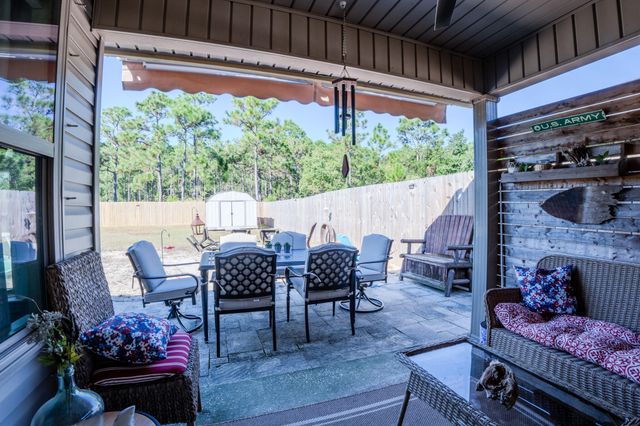 8920 Quail Roost Dr Drive, Navarre, FL 32566